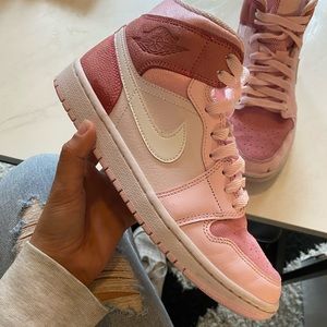 Jordan 1 Mid Digital Pink